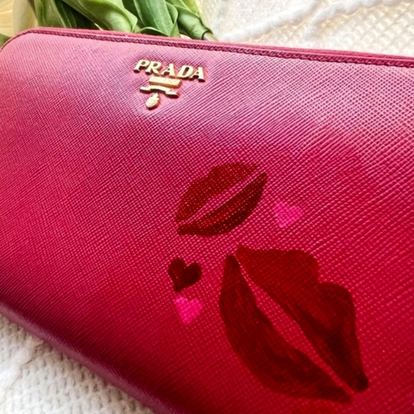 Authentic Prada Pink Saffiano Zip Wallet with Handpainted Kisses & Hugs - Picture 2 of 5
